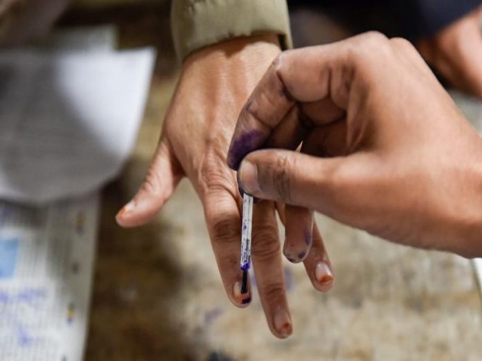 अरुणाचल: पंचायत, निकाय चुनावों के लिए मतदान जारी, ठंड के चलते धीमी दिखी वोटिंग की रफ्तार