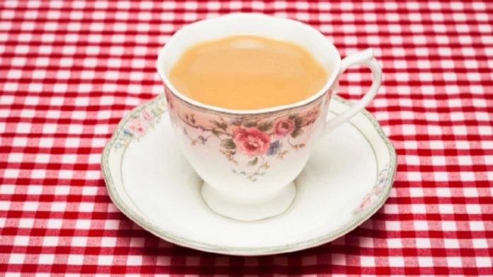 चाय के साथ भूल से भी न करें इन चीजों का सेवन, सेहत के लिए हो सकता है नुकसानदेह