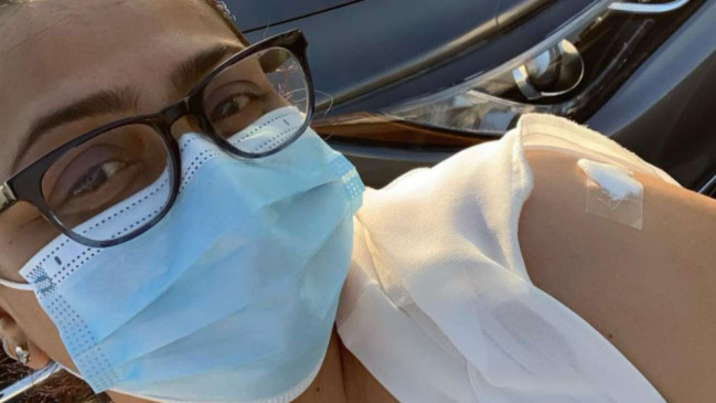 एक्ट्रेस शिल्पा शिरोडकर बनी वैक्सीन लगवाने वाली पहली एक्ट्रेस, शेयर की तस्वीर